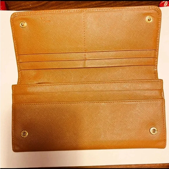 Authentic Prada wallet - Picture 2 of 2